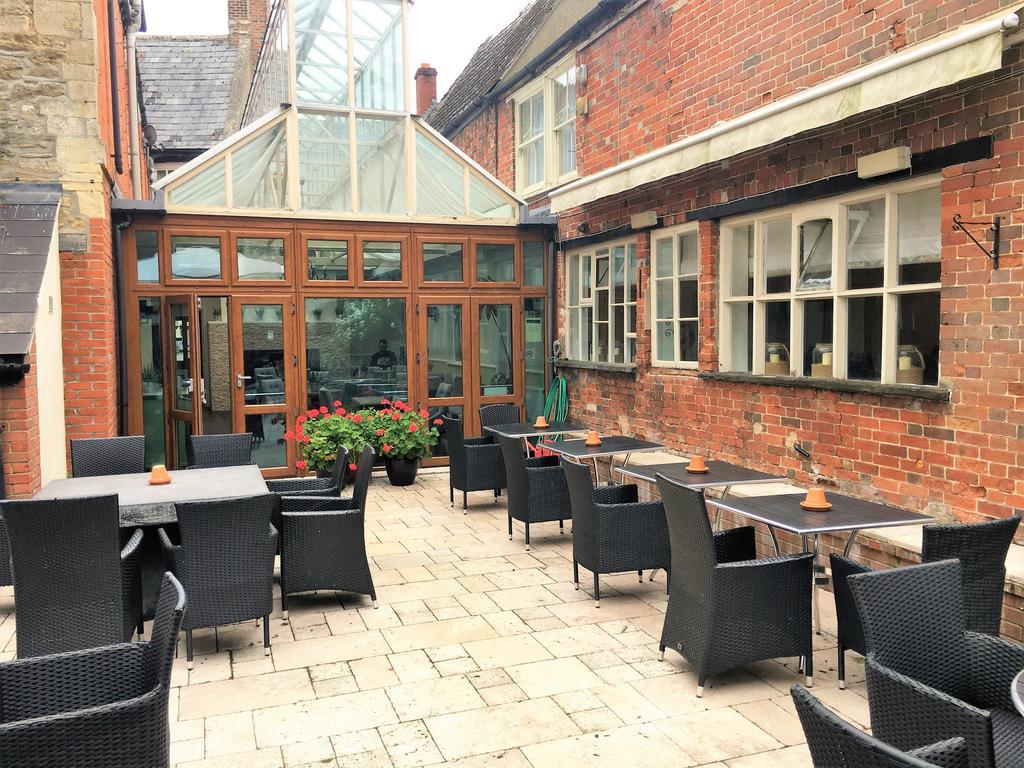 The Highworth Hotel Swindon Exterior photo
